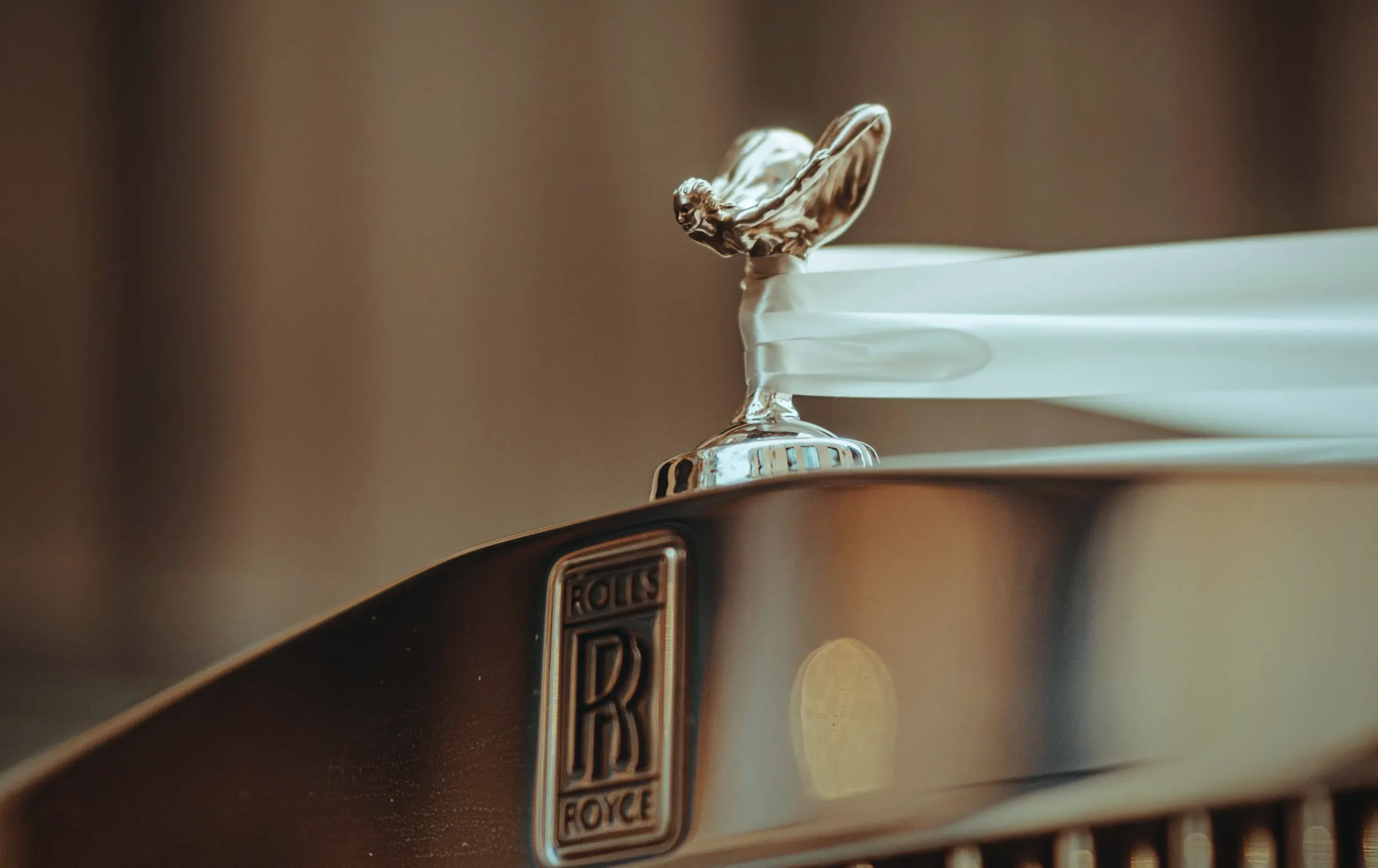 Rolls-Royce Cullinan detail: interior and cabin