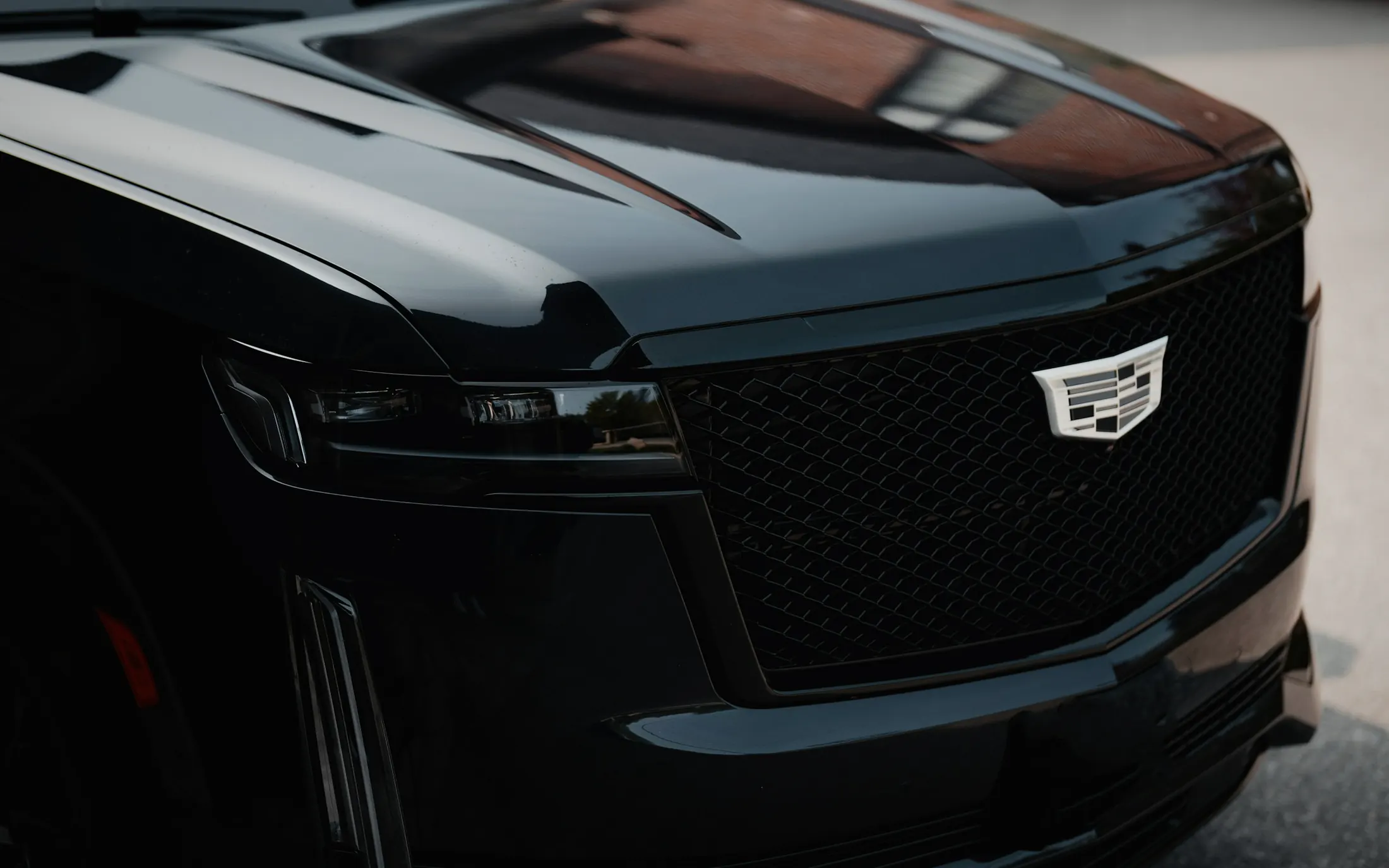 Cadillac Escalade ESV detail: interior and cabin